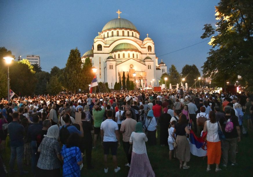 Vlada otkazala, a crkva podržala njenu odluku: Litija kroz Beograd pokazala da nije za EVROPRAJD