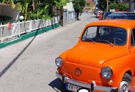 "Primjerak za izložbu i  lagano putovanje" Nenadov "fićo" je glavna atrakcija na putevima u Grčkoj (FOTO)