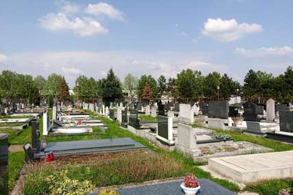 Vandalizam uoči Nikoljdana: Polomljeno 5 krstova na pravoslavnom groblju u Orahovcu