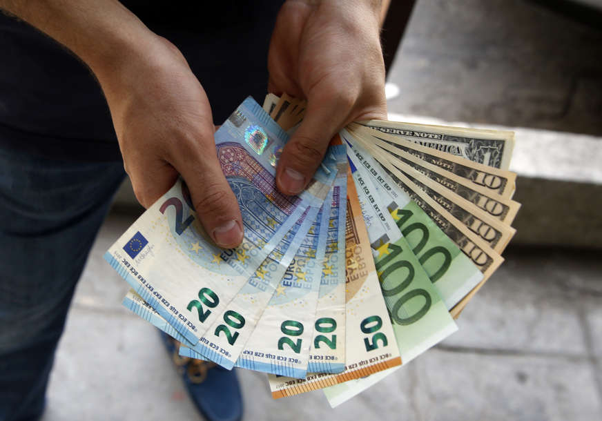 "VELIKE RIBE POBJEGNU" Njemačku kritikuju zbog pranja novca, mnogima je draža gotovina