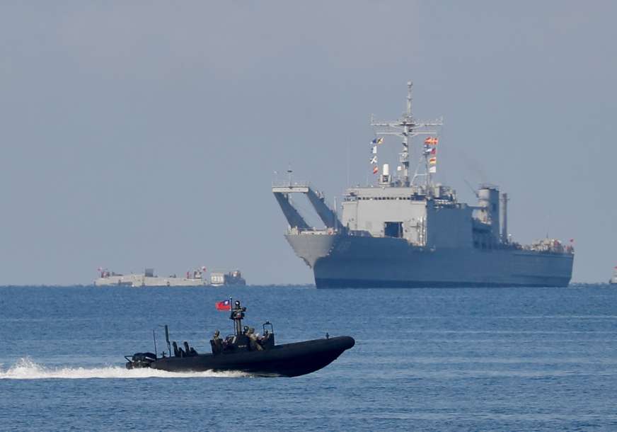 Pokušaj probijanja u tampon zonu: Kineski i tajvanski brodovi na središnjoj liniji Tajvanskog moreuza