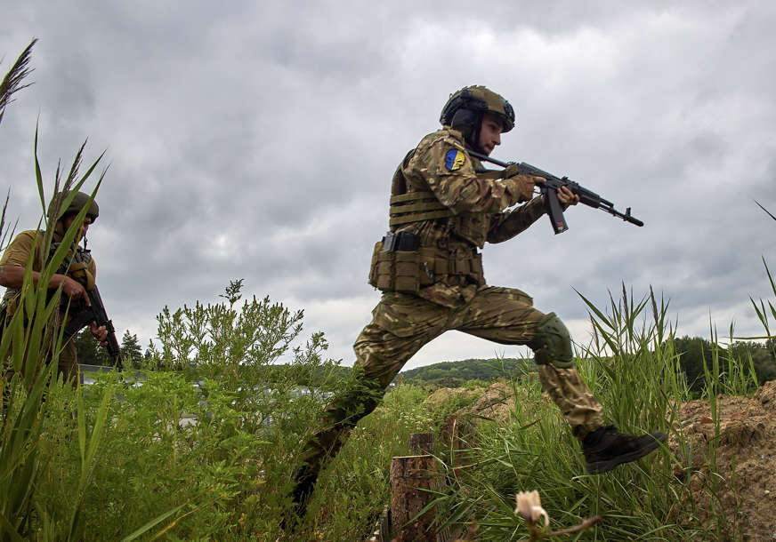 STIŽE JOŠ ORUŽJA KIJEVU Pentagon šalje Ukrajini novi paket vojne opreme u vrijednosti od 775 milijardi dolara