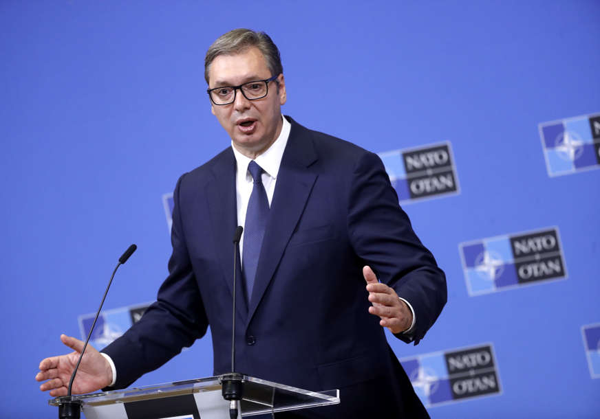 Vučić odlučan, pregovaračima poručuje: Nikakvog priznanja Kosova neće biti (FOTO)