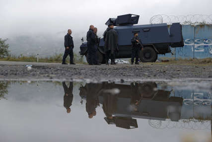 "Ogroman rizik od izbijanja sukoba" Napeta situacija na sjeveru Kosova, spremni  spiskovi za hapšenje Srba (FOTO)