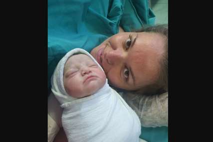 I mama i beba su dobro: Sedam godina poslije transplantacije bubrega rodila zdravu kćerku, ljekari i porodica ponosni (FOTO)