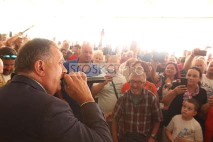 ORI SE PJESMA Dodik glavna zvijezda pod šatorom na Manjači (VIDEO, FOTO)