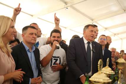 PRISTOJNOST ILI PRIMITIVIZAM Šta pobjeđuje na izborima – KULTURA ili „KRKANLUK“