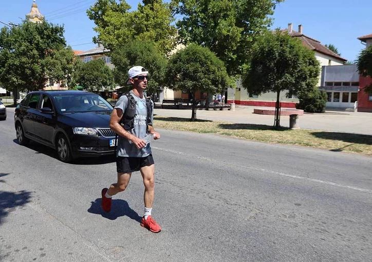 BITKA ZA OGIJA Nemanja krenuo na 230 kilometara dug ultramaraton da pomogne bolesnom dječaku