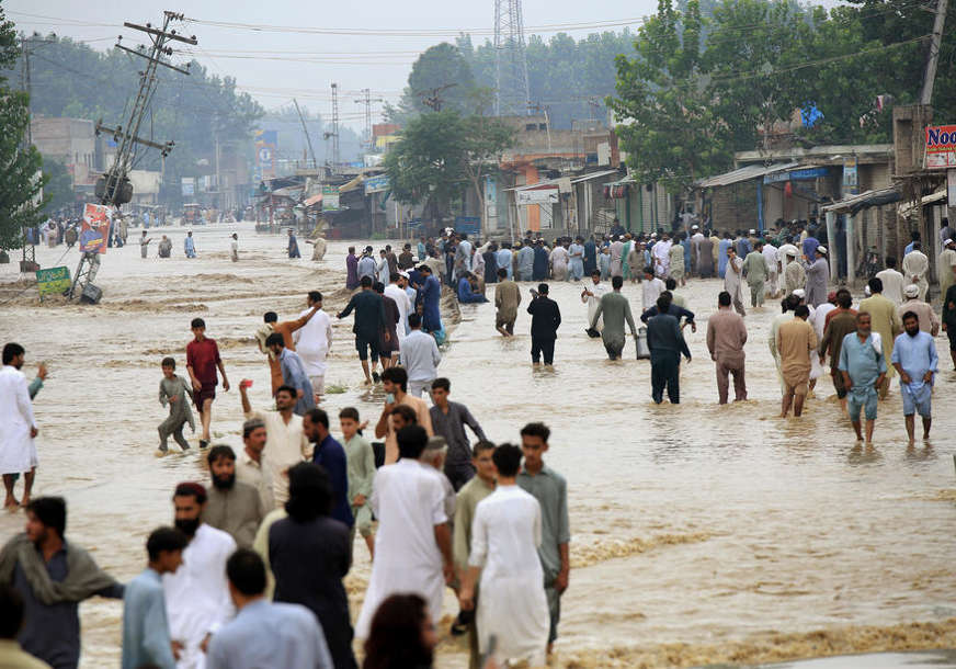 Preko 1000 ljudi stradalo u poplavama: U Pakistanu zbog monsuna proglašeno vanredno stanje
