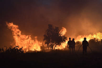 Požar bjesni na jugozapadu Francuske: Vatra progutala četiri kuće, evakuisane stotine ljudi