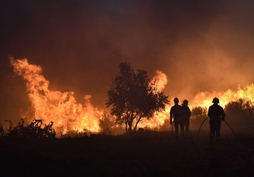 ANGAŽOVANO 1.200 VATROGASACA Ponovo buknuo požar u parku prirode koji je pod zaštitom UNESKO