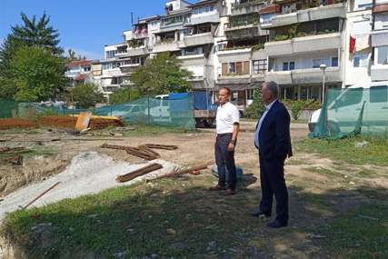 Načelnik obišao gradilište zgrade za mlade bračne parove u Srpcu (FOTO)