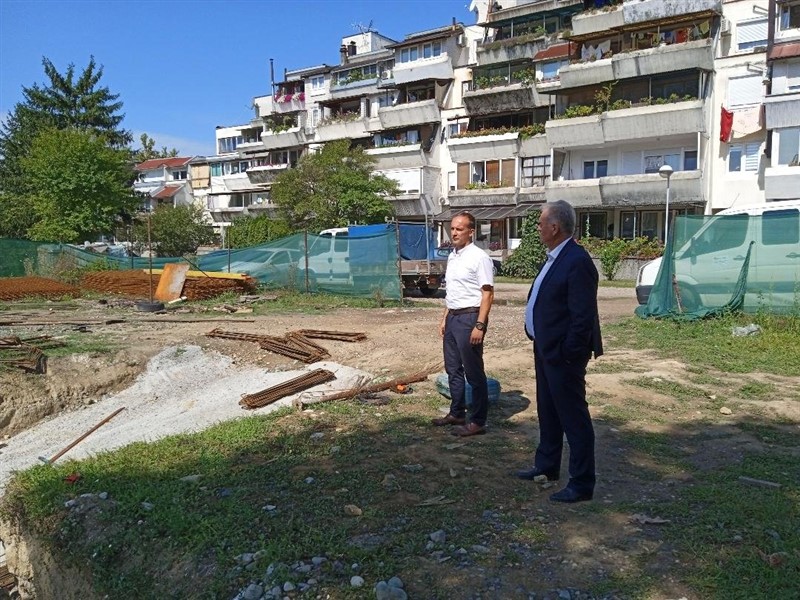 Načelnik obišao gradilište zgrade za mlade bračne parove u Srpcu (FOTO)