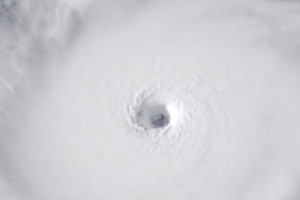 Mogao bi postati super TAJFUN: Pogledajte SNIMAK snažnog tajfuna koji ide prema japanskim ostrvima (VIDEO)