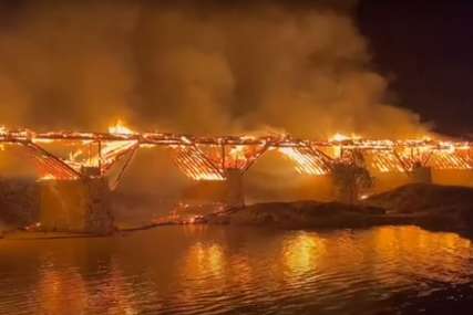 KINESKO KULTURNO BLAGO Srušio se najduži drveni most sa lukom star 900 godina (VIDEO)
