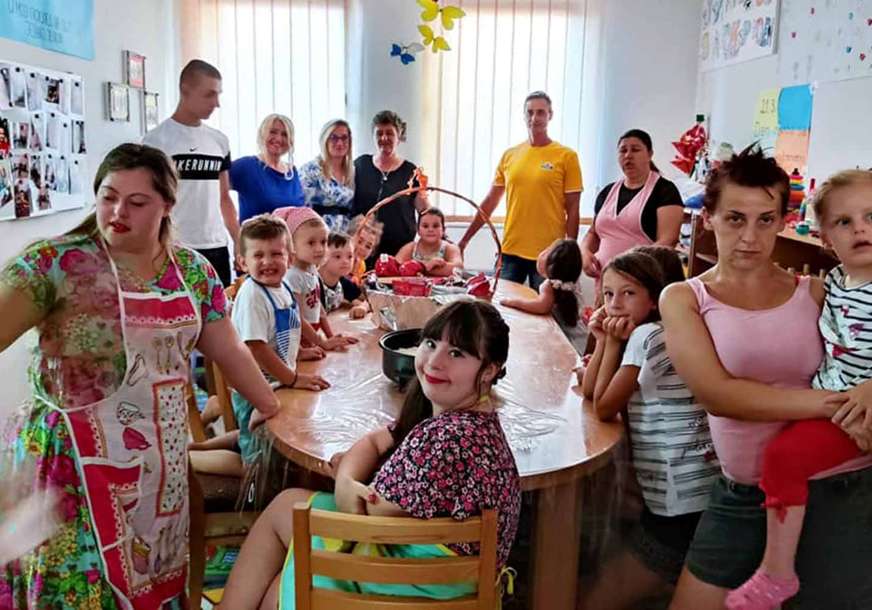 MALI PICA MAJSTORI Održana kulinarska radionica za djecu sa posebnim potrebama