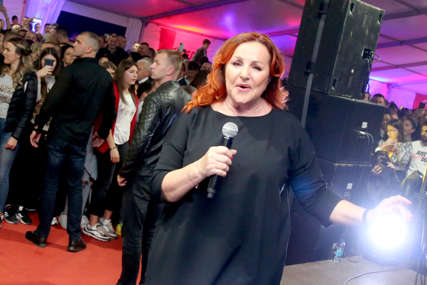 Besplatan koncert na Petrićevcu: Ana Bekuta i Romana Panić pjevaju, Draško Stanivuković časti