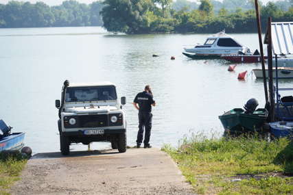 Jedan muškarac uspio da se spase: 3 osobe nestale kada se prevrnuo čamac na Dunavu