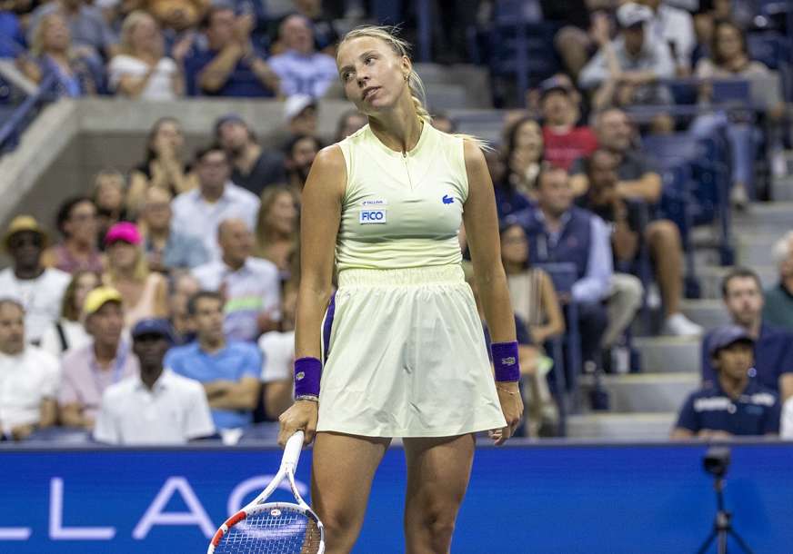 Kontaveit zaplakala na pres konferenciji i napustila je u suzama: Očajnički su željeli da Serena pobijedi (VIDEO)