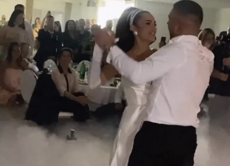 Prvi ples Bojane i Mirka uz grčku pjesmu: Mlada promijenila vjenčanicu i frizuru (VIDEO)