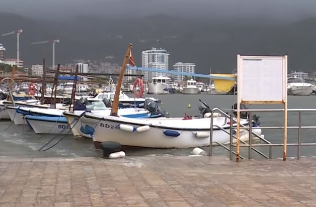Obilne kiše napravile haos na crnogorskom primorju: Poplavljen i tunel Mogren na ulazu u Budvu