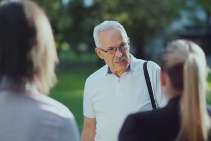 Penzioneri uz SPS: Bez mladosti nema ni Srpske (VIDEO)