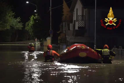 Još uvijek traje potraga za nekoliko ljudi: Katastrofalne poplave u Italiji odnijele sedam života (VIDEO)