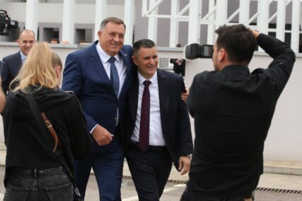 "Završiće kao i sve druge pobune u SNSD" Hoće li biti referenduma o opozivu Stanivukovića