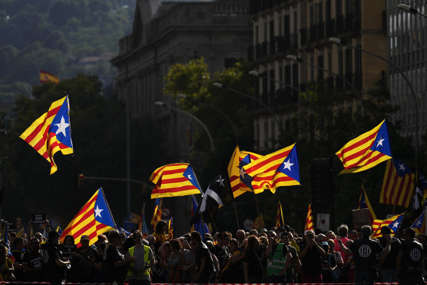 Masovni marš separatista u Barseloni: Oko 150.000 ljudi okupilo se na Nacionalni dan Katalonije (FOTO)