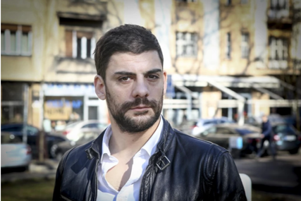Napravio pometnju na društvenim mrežama: Milan Marić se skinuo i pozirao na Islandu