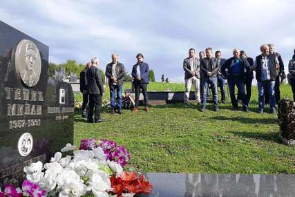 Njegova grobnica je prazna a herojstvo golemo: U Komlencu kod Kozarske Dubice obilježena 31. godišnjica smrti Milana Tepića (Foto)