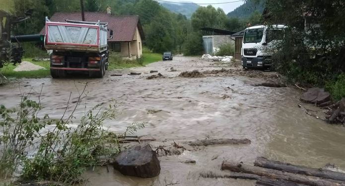 Proglašena vanredna situacija: Nevrijeme hara kroz zapadnu Srbiju, izlili se bujučni potoci i napravili katastrofu (FOTO)