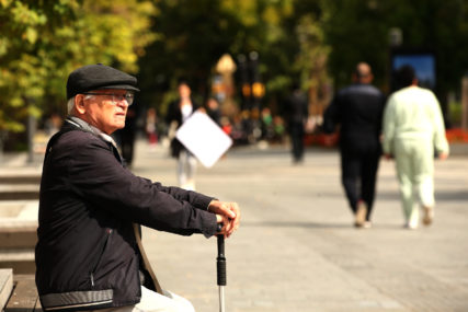 Danas penzije: U budžetu Srpske obezbijeđeno 134,4 miliona KM za novembarsku isplatu najstarijoj populaciji