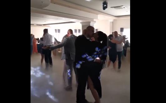 Zgodan frajer i vlasnik noćnog kluba: Sanja Vučić pokazala novog dečka, uhvaćeni kako plešu zajedno (VIDEO, FOTO)