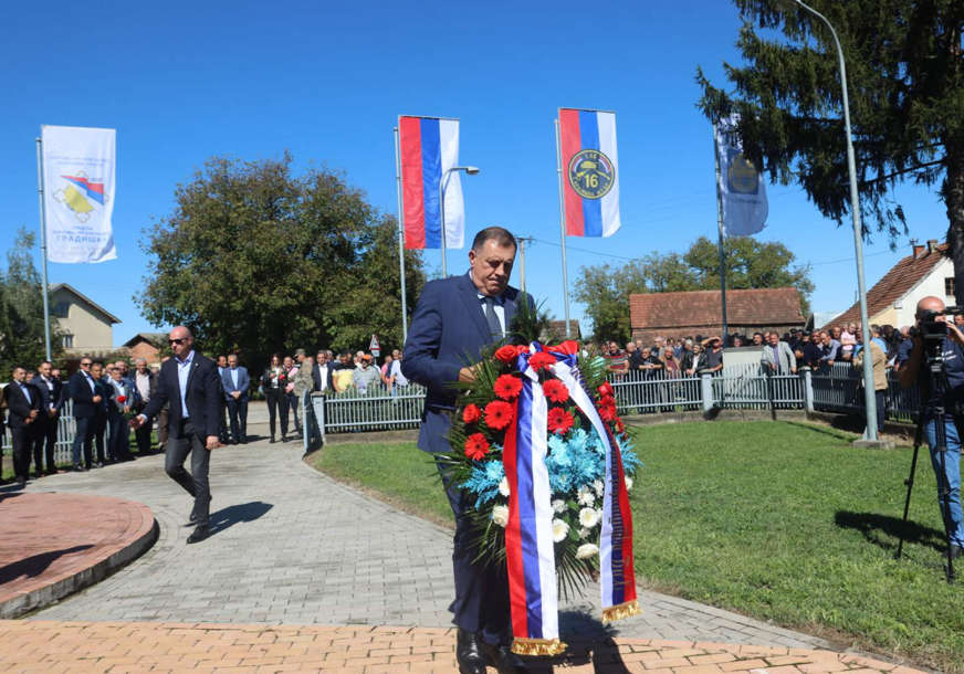 Dodik položio vijenac kod spomen - kompleksa u Mašićima kod Gradiške  “Slavna 16. krajiška motorizovana brigada proslavila je narod Krajine” (FOTO)