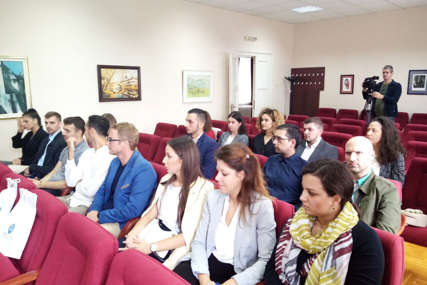 "U akademsku zajednicu ulaze najbolji studenti" Radna mjesta za 26 asistenata na banjalučkom Univerzitetu (FOTO)