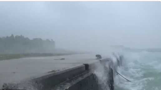 STIGLA NAJJAČA OLUJA OVE GODINE Tajfun "Hinamnor" pogodio Japan, Kinu, Tajvan, Koreju (VIDEO)