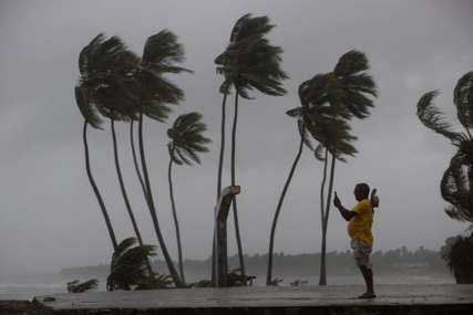 URAGAN "FIONA" ODNIO TRI ŽIVOTA Stravičan vjetar i katastrofalne poplave na Karibima (FOTO)