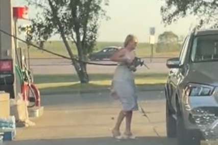 Hit video na društvenim mrežama: Borba žene na benzinskoj pumpi (VIDEO)