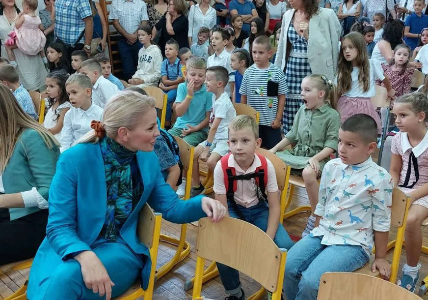 Trivićeva čestitala početak školske godine "Raduje nas što učenici u klupe ulaze nesputani epidemiološkim okolnostima"