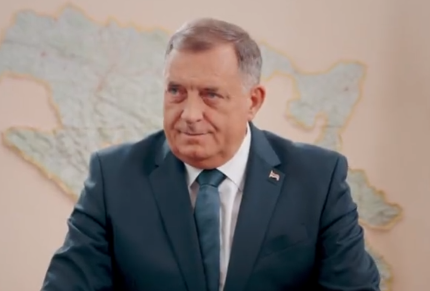 "Na veselju sa mikrofonom, u Moskvi sa Putinom, uvijek sam isti" Ovo je Dodikova poruka glasačima i Srpskoj (VIDEO)