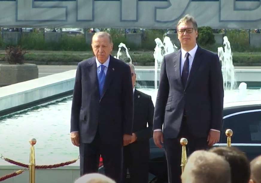 ERDOGAN U SRBIJI Vučić domaćin predsjedniku Turske, svečani doček priređen ispred Palate Srbije (FOTO, VIDEO)