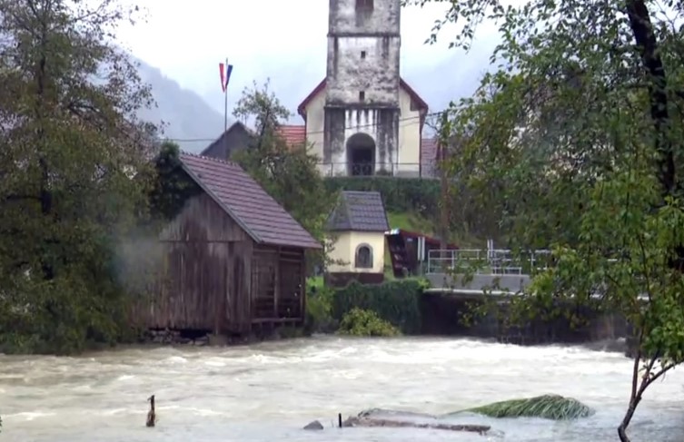 Voda ušla u podrume: U centralnoj Hrvatskoj najgore, zatvorena 4 puta