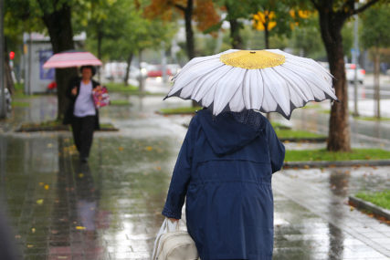 Danas pretežno oblačno: Povremeno sa kišom, poslijepodne očekujte razvedravanje