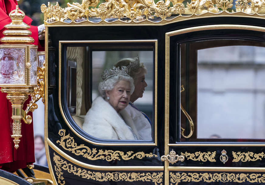 "E, KAD SAM JA BILA MLADA" Kraljica Elizabeta je u penziju ispratila čak 12 predsjednika Amerike (VIDEO)