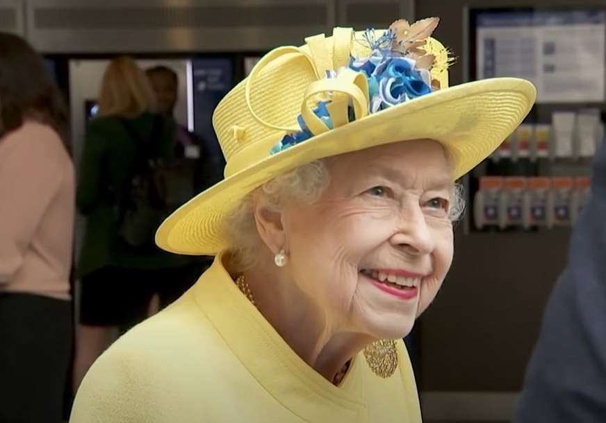 PONUDA NA SAJTU ERBIENBI Britanska kraljica izdaje kuću na imanju u Sendrigemu