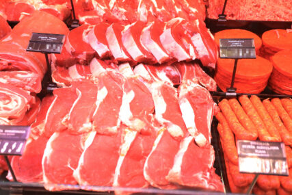 (FOTO) Plasirali meso vrijedno 53 miliona KM: Proizvođači zabrinuti za uvoz koji je DESET PUTA VEĆI