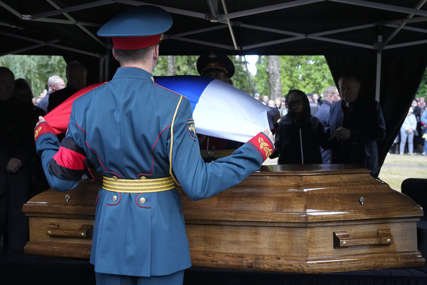 U PRISUSTVU POČASNE GARDE Mihail Gorbačov sahranjen na moskovskom groblju