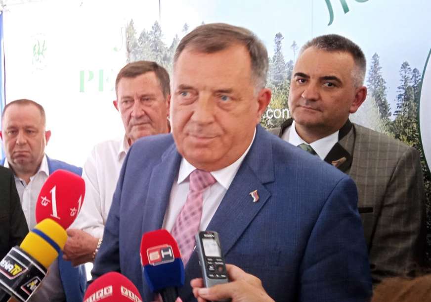 OBEĆAO 400.000 KM SAVEZU Dodik posjetio Sabor lovaca kod Bijeljine, pozvao na sabornost i odanost Srpskoj