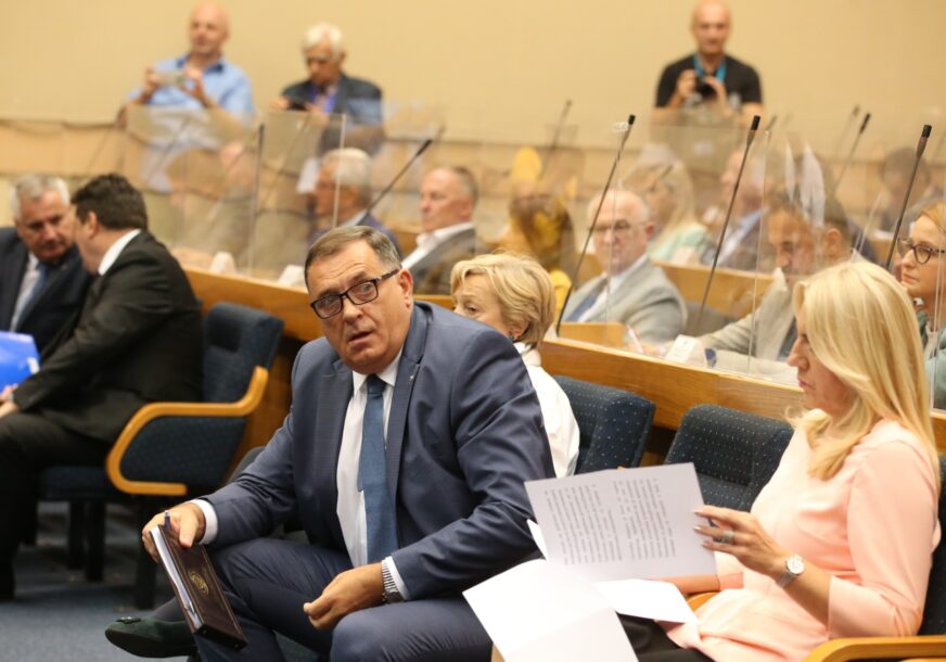 Dodik i Cvijanovićeva u Narodnoj skupštini RS